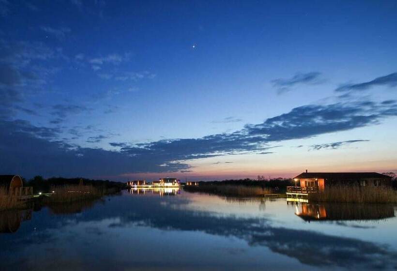 Апартаменты Комфорт 1 Спальня, Lakeside Fishing Lodges