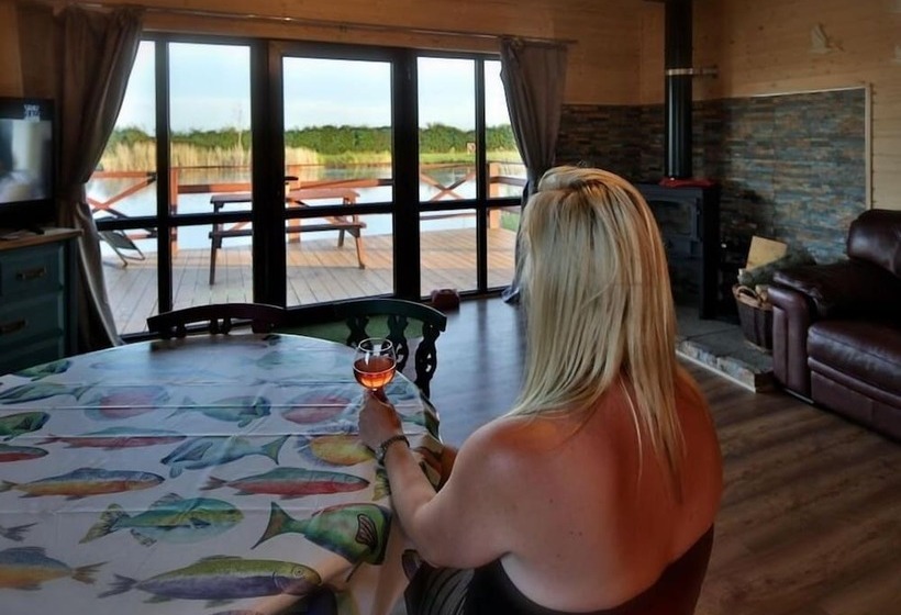 דירת קומפורט חדר שינה 1, Lakeside Fishing Lodges