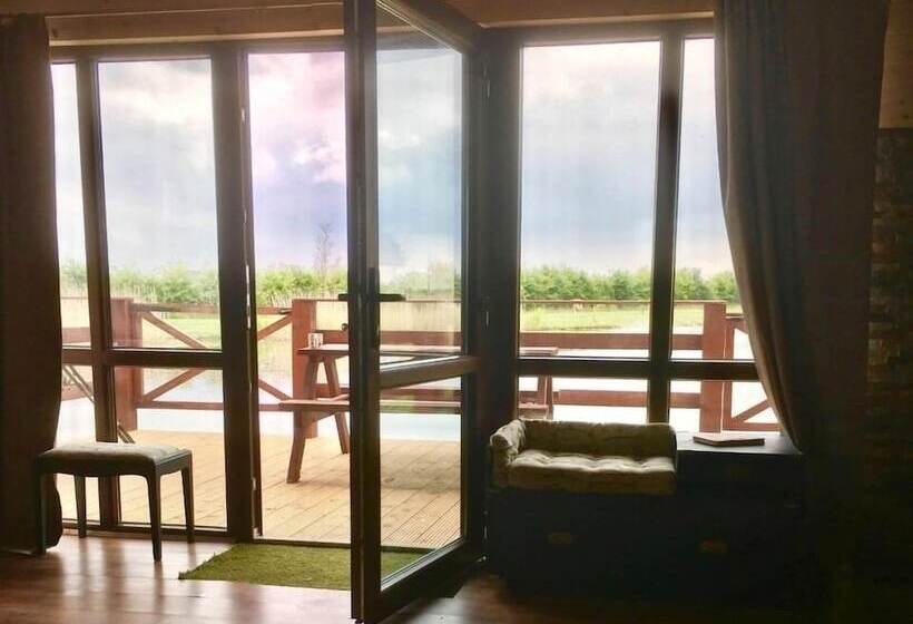 Апартаменты Комфорт 1 Спальня, Lakeside Fishing Lodges