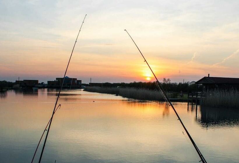 Апартаменты Комфорт 1 Спальня, Lakeside Fishing Lodges