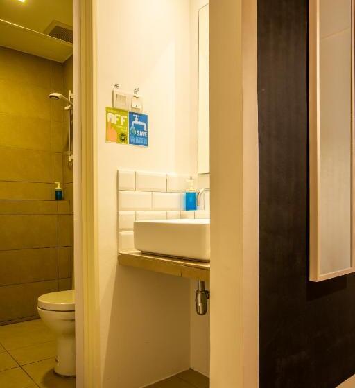 Quarto Standard Individual Casa de Banho Partilhada, Minima 8