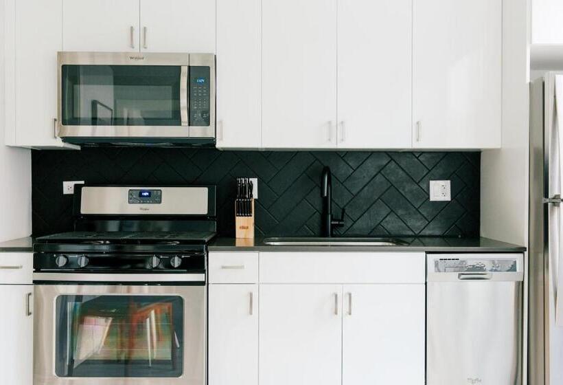 آپارتمان 2 خوابه, Sonder The Plymouth