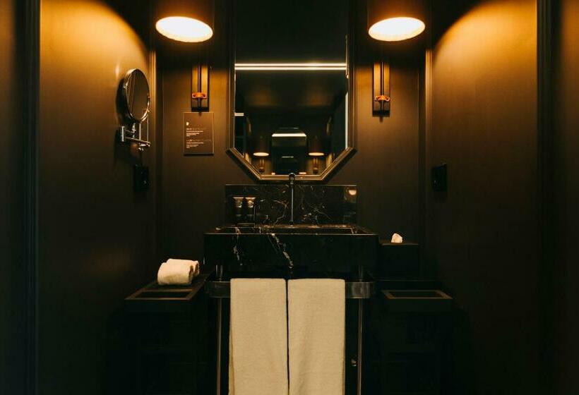 سوییت سوپریور, Torel Palace Porto