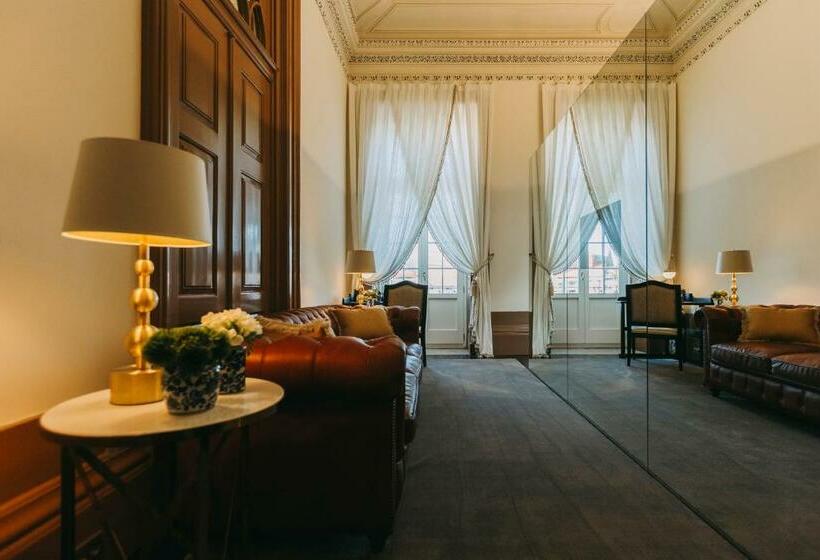سوییت سوپریور, Torel Palace Porto