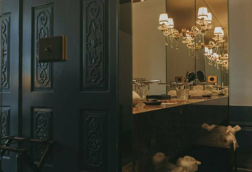 سوییت سوپریور, Torel Palace Porto