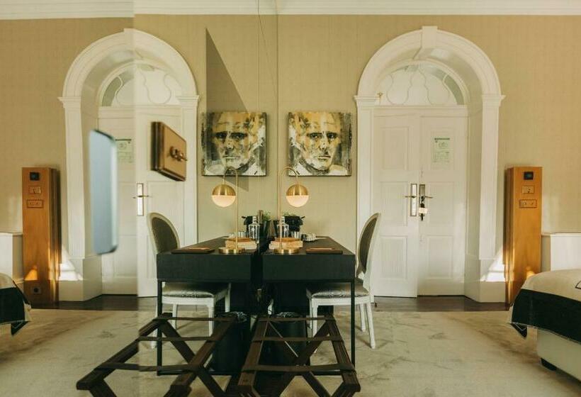 اتاق لوکس, Torel Palace Porto