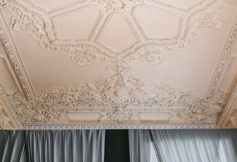 اتاق لوکس, Torel Palace Porto