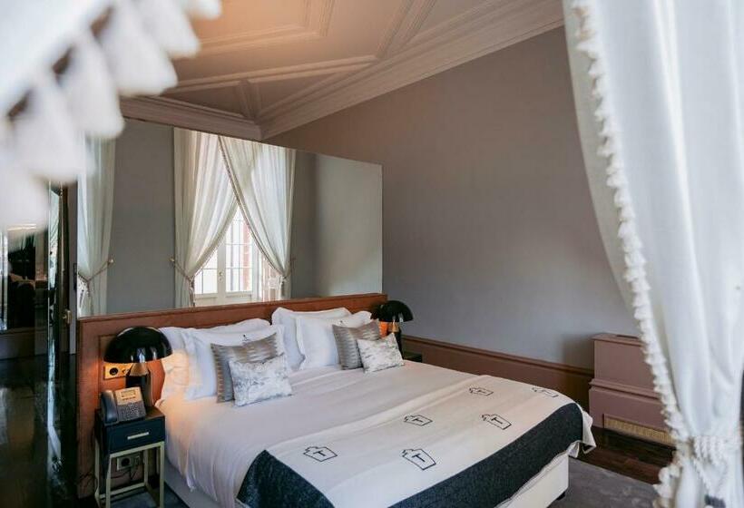 سوییت لوکس, Torel Palace Porto