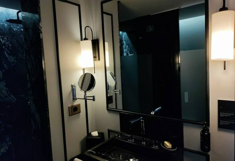 سوییت لوکس, Torel Palace Porto