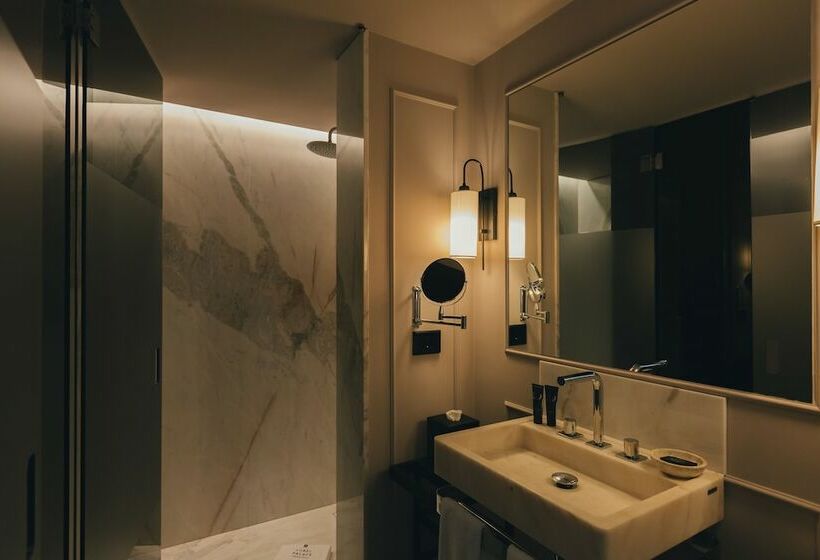 سوییت جونیور, Torel Palace Porto