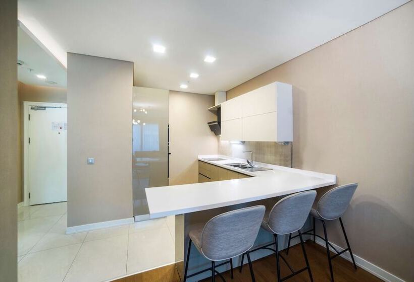 1 Bedroom Apartment, Radisson Residences, Vadistanbul