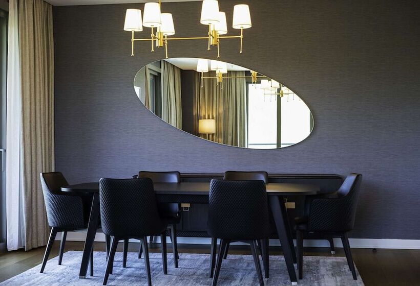 Penthouse Room, Radisson Residences, Vadistanbul