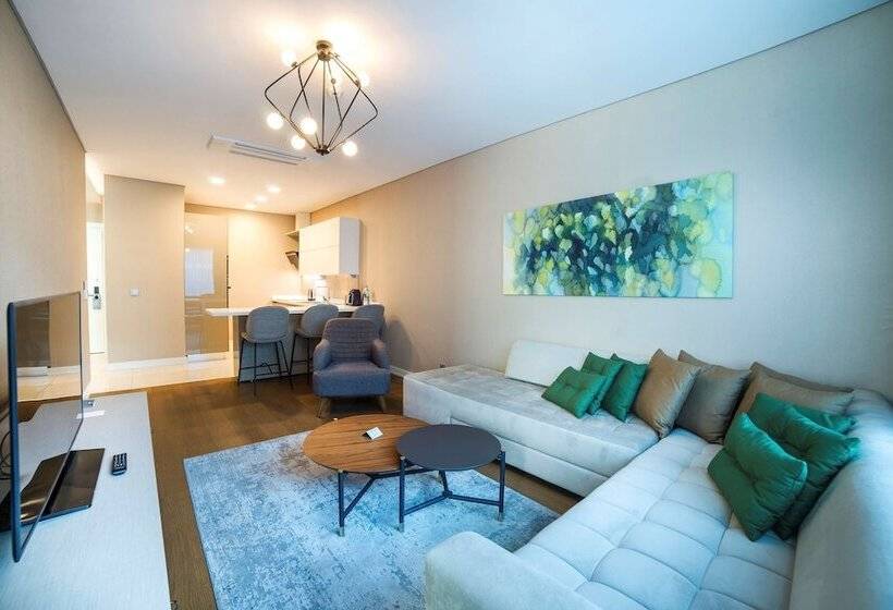 1 Bedroom Apartment, Radisson Residences, Vadistanbul