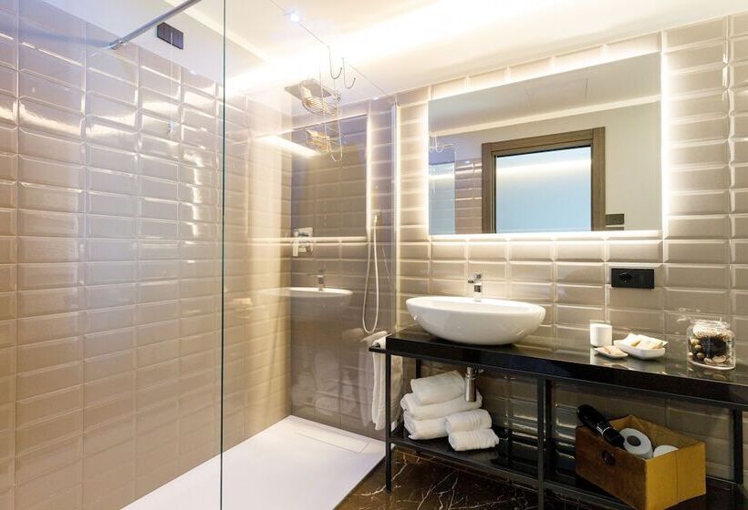 Трехместный Номер Superior, Deville