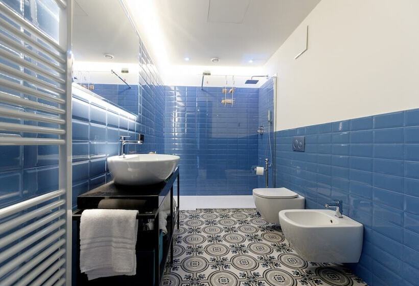 Family Suite, Deville