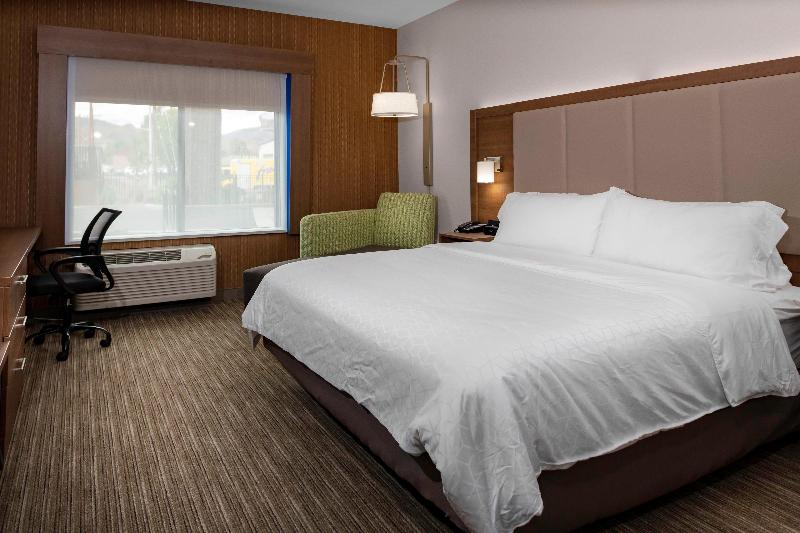 Номер Стандарт Кровать Кинг Адаптированный для Инвалидов, Holiday Inn Express & Suites   The Dalles, An Ihg
