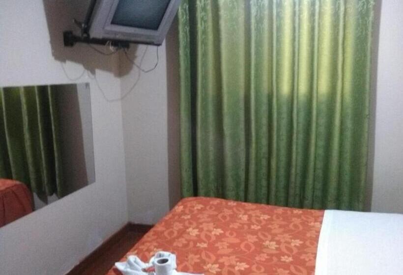 اتاق عادی, Hostal Jara