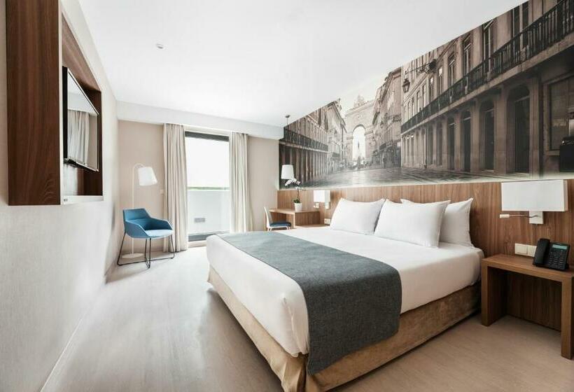 Camera Standard, Exe Saldanha