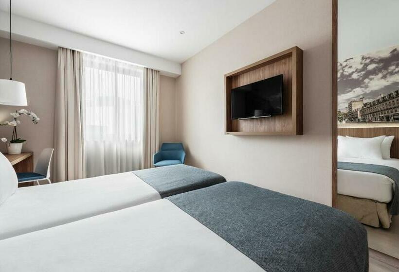 Quarto Estandar, Exe Saldanha