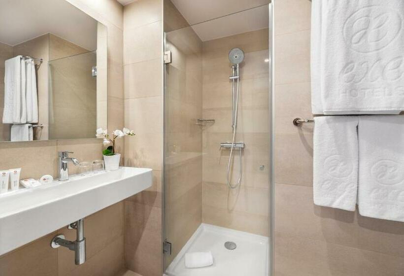 Quarto Estandar, Exe Saldanha