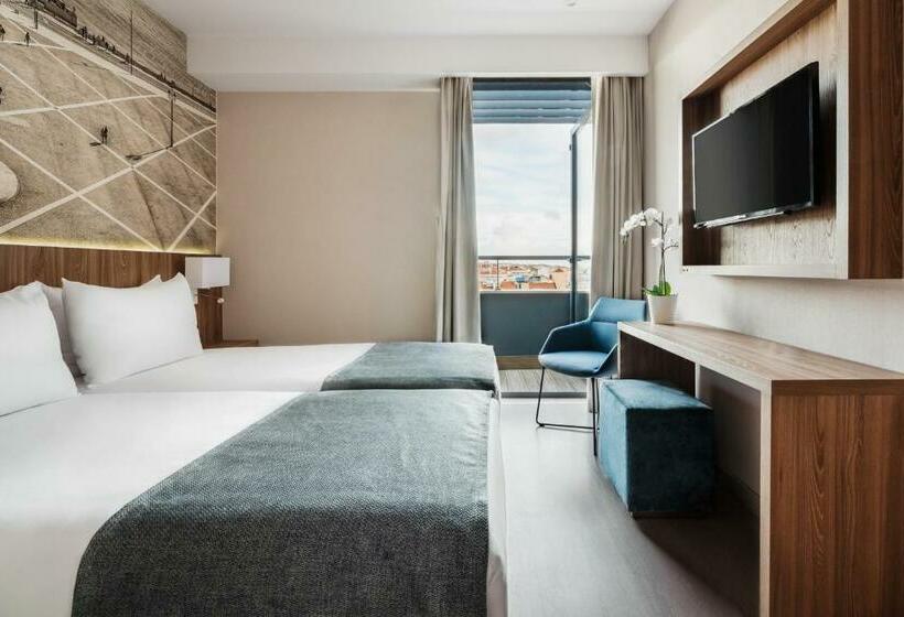 Quarto Estandar, Exe Saldanha