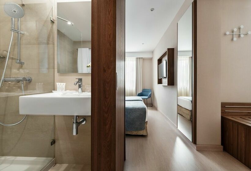 Camera Standard, Exe Saldanha