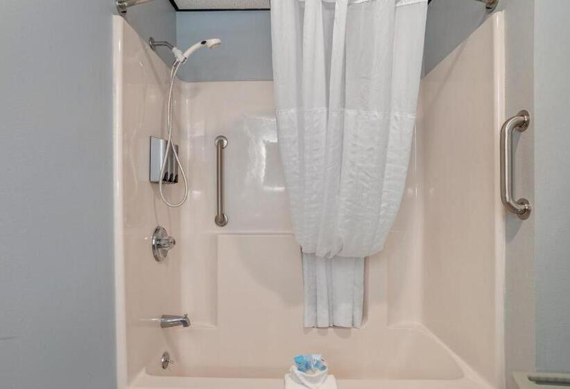 身障者適用キングサイズベッドルーム, Deadwood Gulch Resort, Trademark Collection By Wyndham