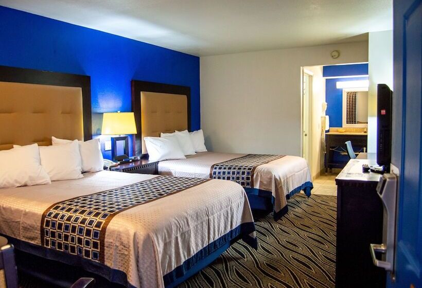 带2个双人床的标准工作室, Blue Jay Inn & Suites