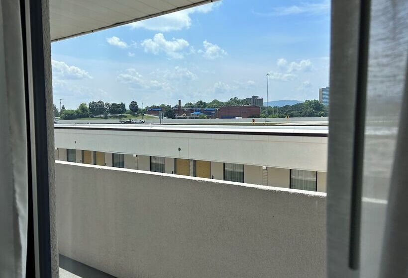 اتاق استاندارد با 2 تخت دوبل, Bo, A Days Inn By Wyndham Chattanooga Downtown