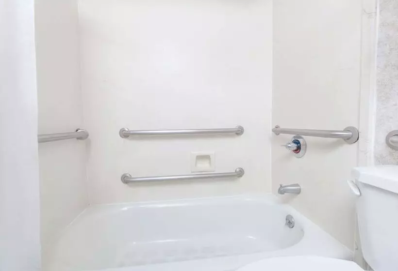 Sviitti Liikuntarajoitteisille, Days Inn By Wyndham Los Angeles Lax/venicebch/marina Delray