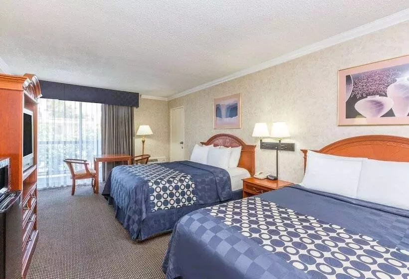 Sviitti Liikuntarajoitteisille, Days Inn By Wyndham Los Angeles Lax/venicebch/marina Delray