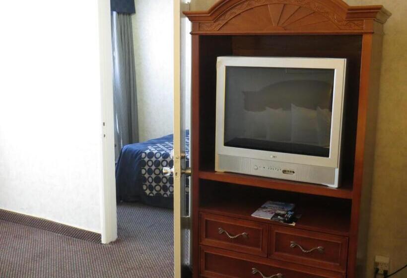 ２ダブルベッドのスタンダードルーム, Days Inn By Wyndham Los Angeles Lax/venicebch/marina Delray