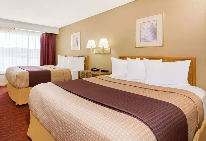 اتاق استاندارد با 2 تخت دوبل, Days Inn By Wyndham Staunton