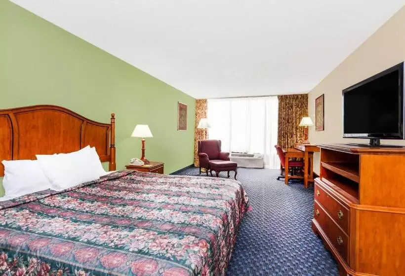 キングサイズベッドのスタンダードルーム, Days Inn & Suites By Wyndham Se Columbia Ft Jackson