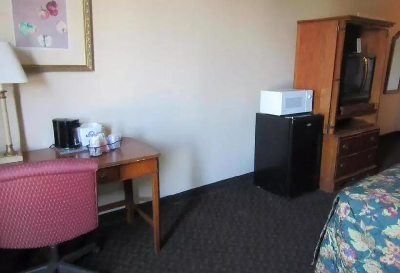 ２ダブルベッドのスタンダードルーム, Days Inn & Suites By Wyndham Se Columbia Ft Jackson