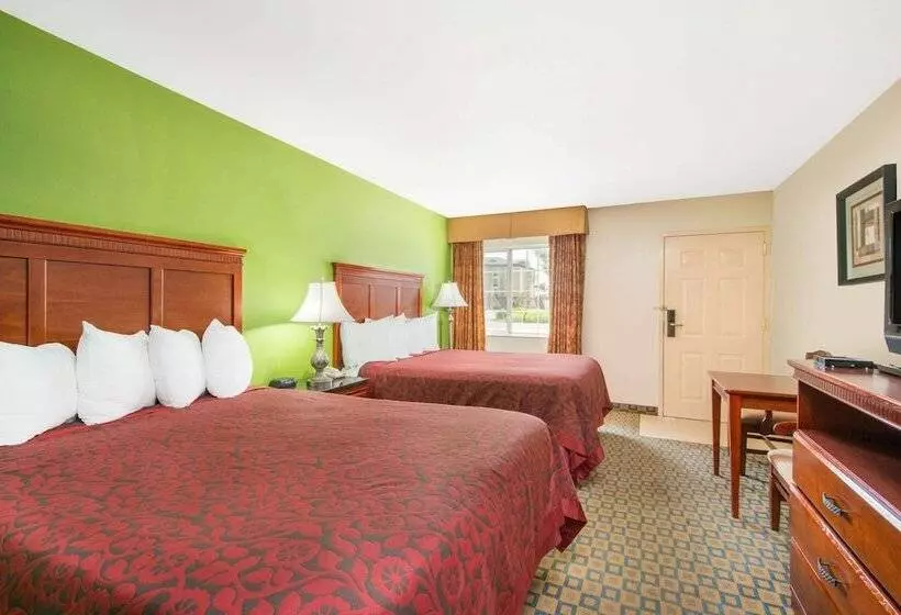 スタンダードスタジオ, Days Inn & Suites By Wyndham Wichita