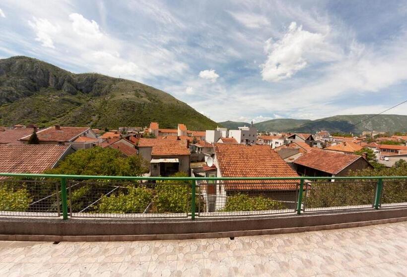 اتاق استاندارد سه تخته با بالکن, Hostel  Sema