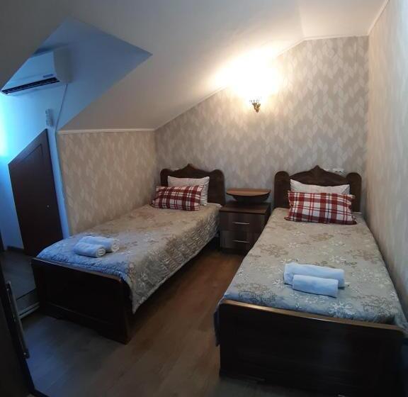 اتاق استاندارد با سرویس بهداشتی مشترک, Old Street