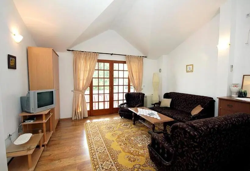 استودیو استاندارد با چشمانداز باغ, Guesthouse Drašković