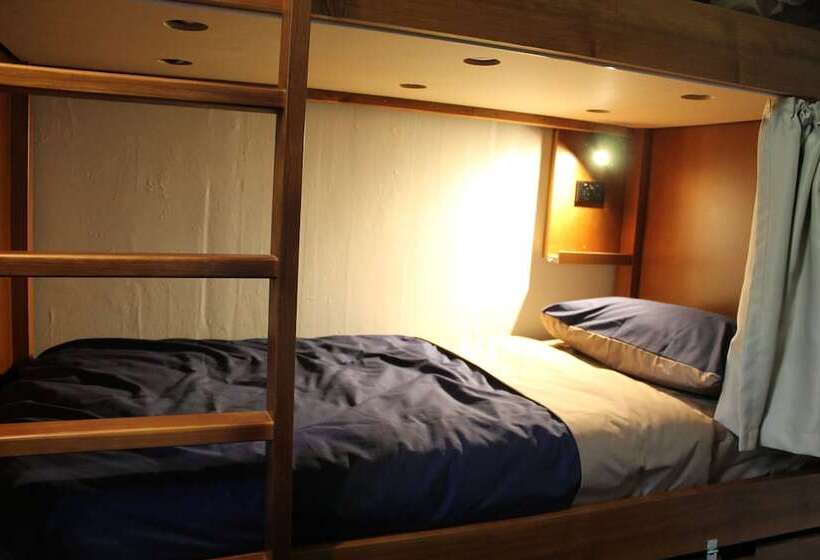 Vuode Makuusalissa, Haka Lodge Ponsonby   Hostel
