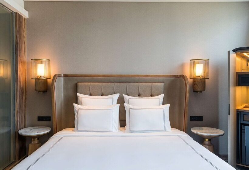 Номер Премиум, Swissotel Jakarta Pik Avenue