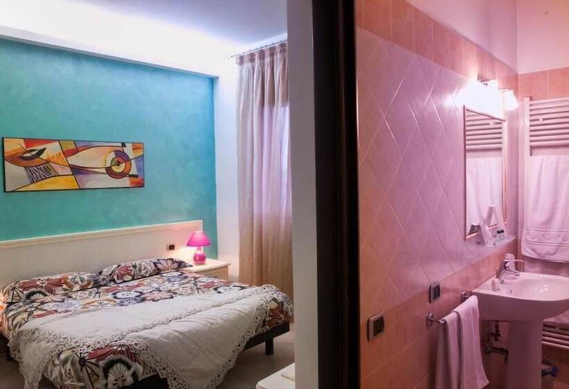 غرفة ديلوكس مطلّة علي البحر, Pensione Degli Ulivi