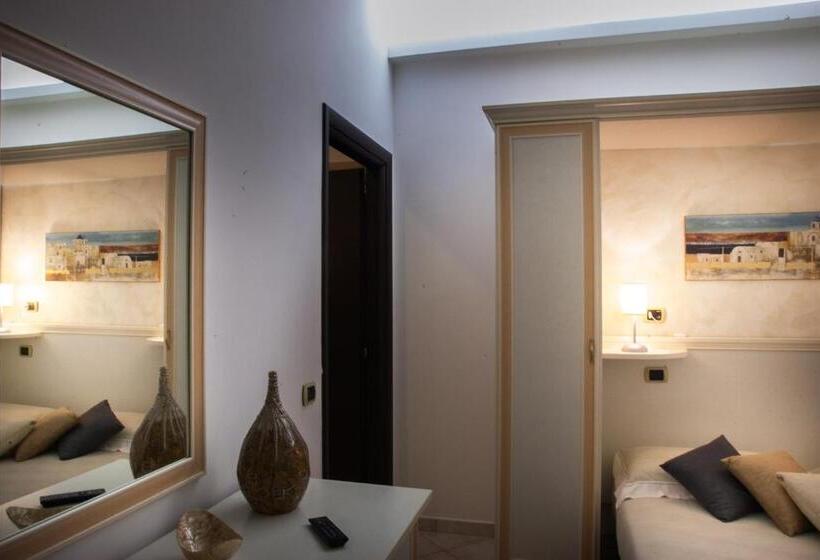 غرفة ديلوكس مطلّة علي البحر مزوَّدة بشُرفة, Pensione Degli Ulivi