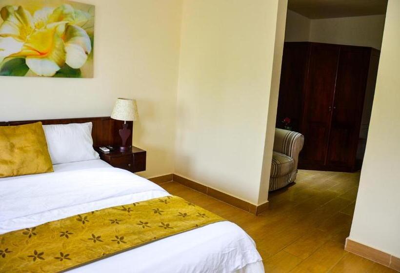 סוויטת ג'וניור, The Cape