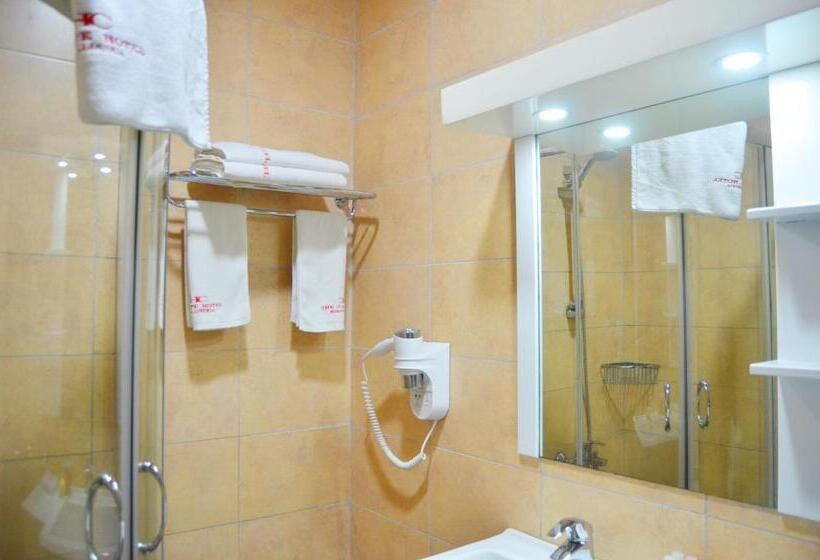 חדר סטנדרט, The Cape