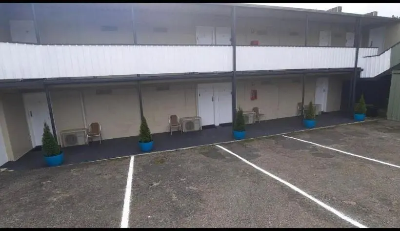 اتاق خانوادگی, Mt Lyell Motor Inn