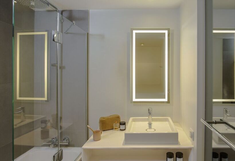 سوییت جونیور, Novotel Paris Porte Versailles