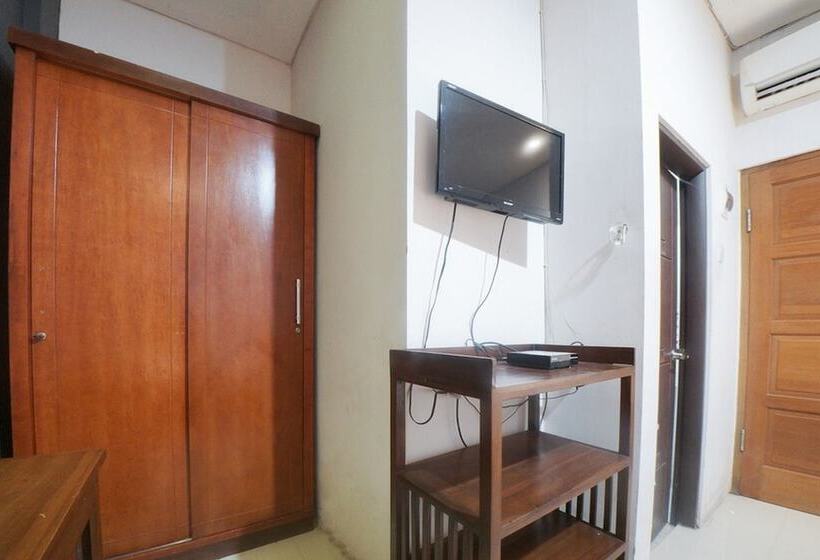 标准间, Reddoorz Plus Near Green Pramuka Square Mall