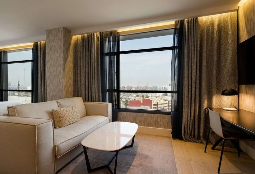 سوییت جونیور, Radisson Blu Hotel Casablanca City Center