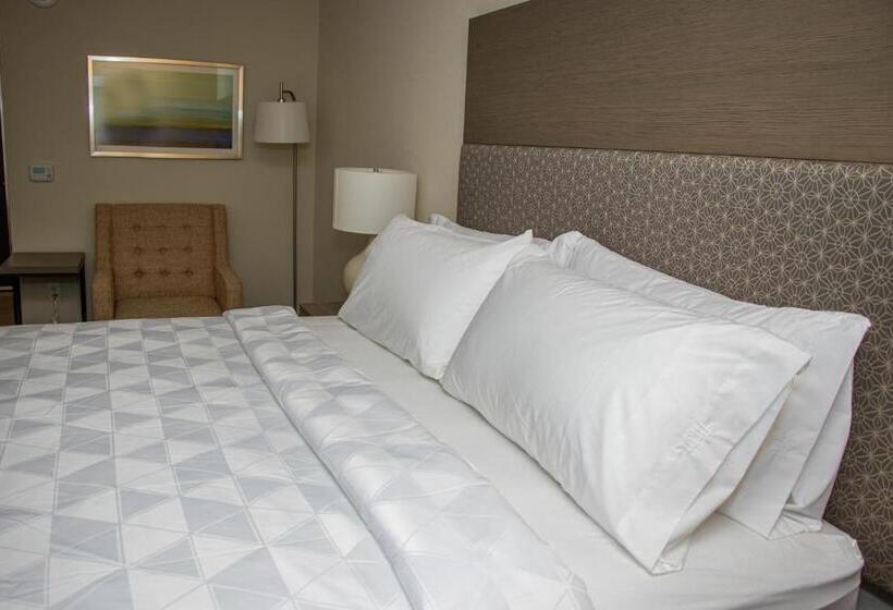 Номер Стандарт, Holiday Inn Kansas City Northeast, An Ihg
